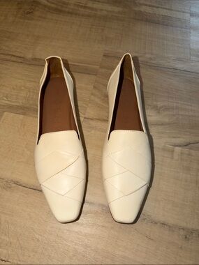 M gemi Classic Women's Cream Slip-On Loafers